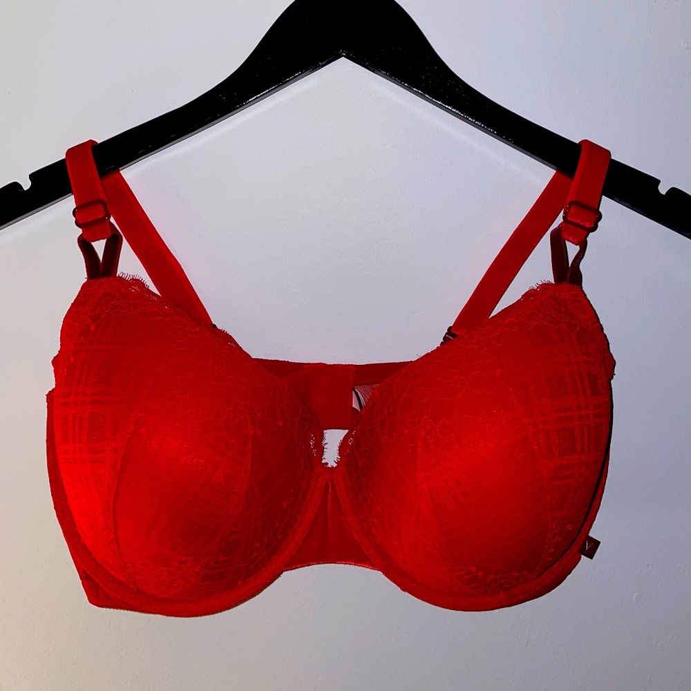 Victoria’’s Secret Lined Demi 38DDD